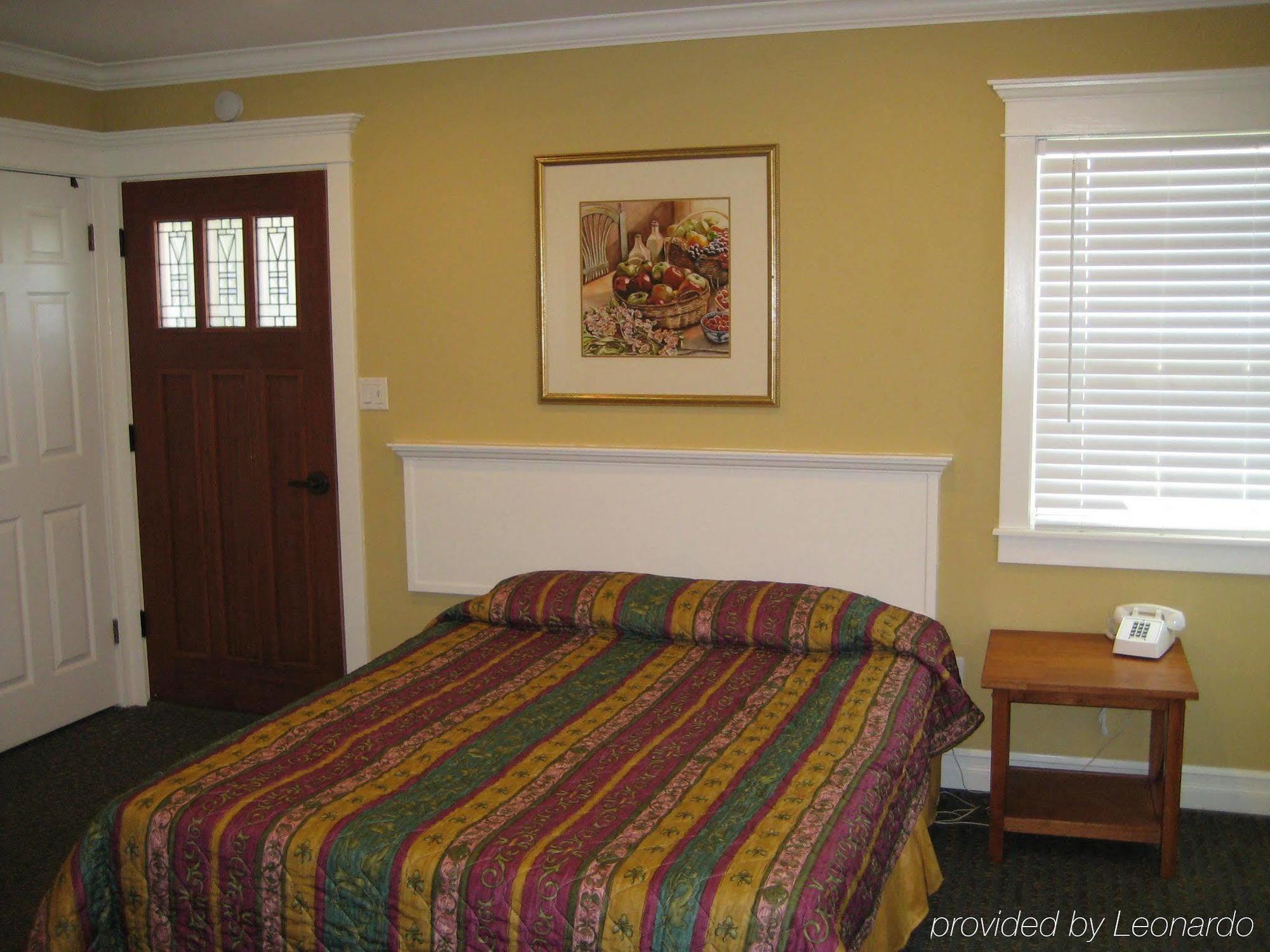 Coronado Island Inn San Diego Room photo